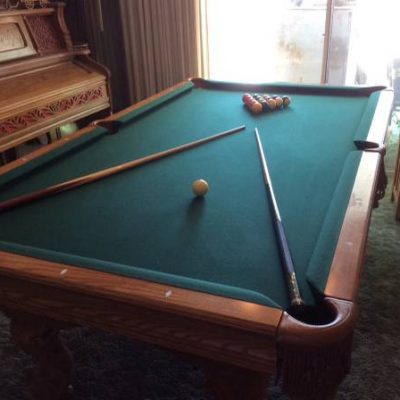 8’ Brunswick Pool Table